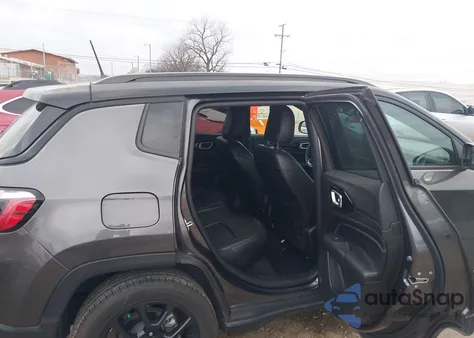 2022 Jeep Compass Altitude 4X4 from USA, damaged, VIN 3C4NJDBB2NT184571